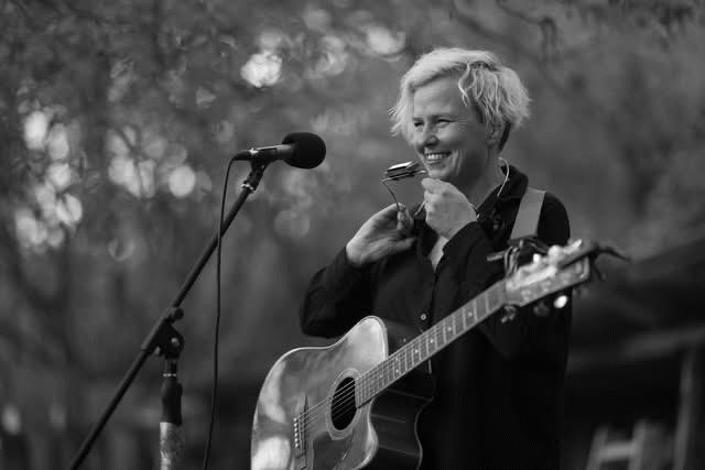 lucia-piussi-–-koncert-v-cafe-merlo